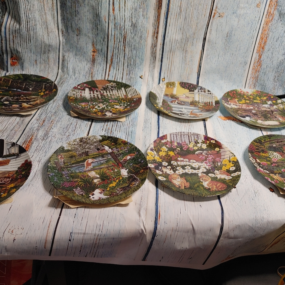 8 Bradex 9" Plates The Garden Secrets